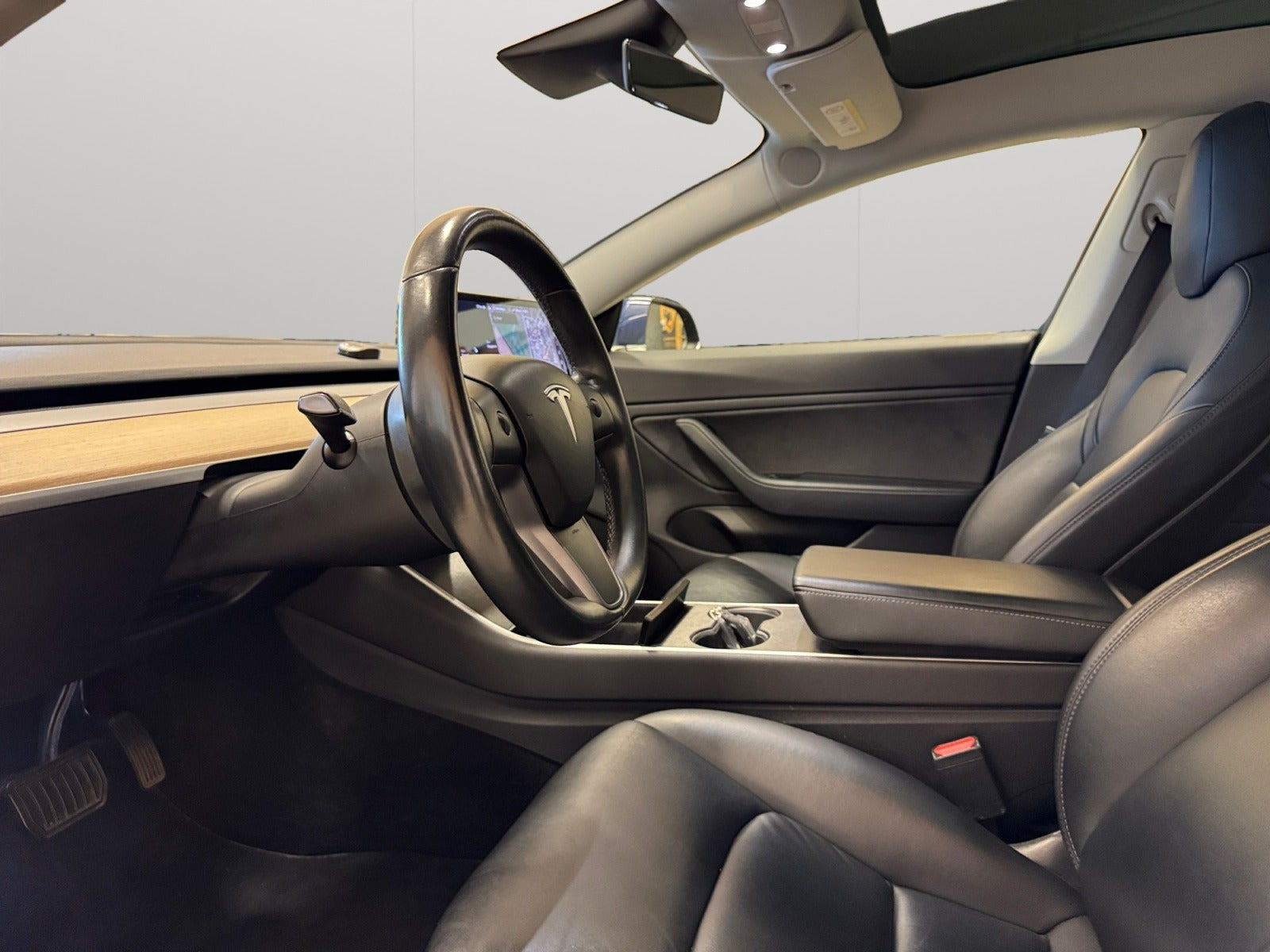Blå Tesla Model 3 fra 2019