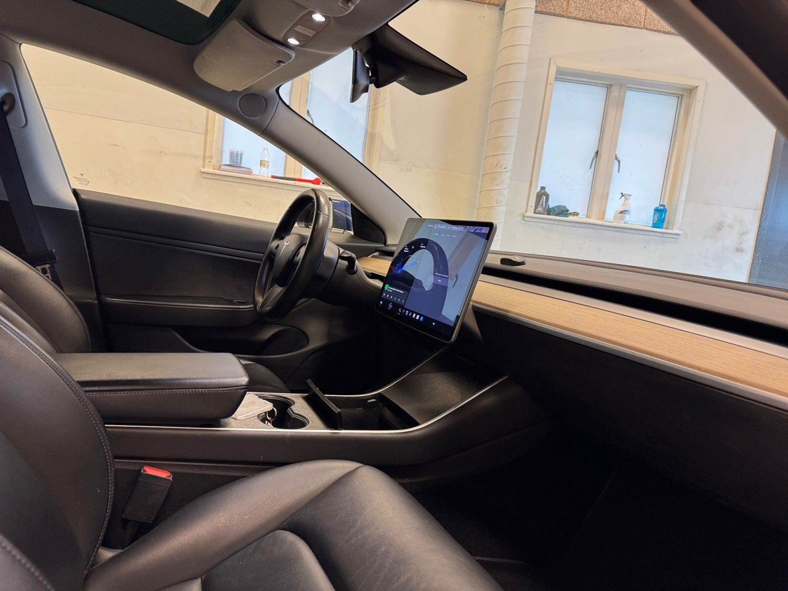 Blå Tesla Model 3 fra 2019