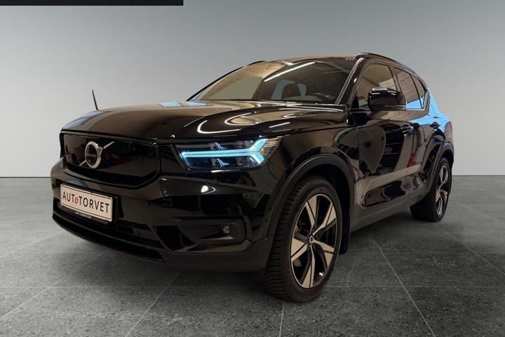 Sort Volvo XC40 fra 2022 set udefra