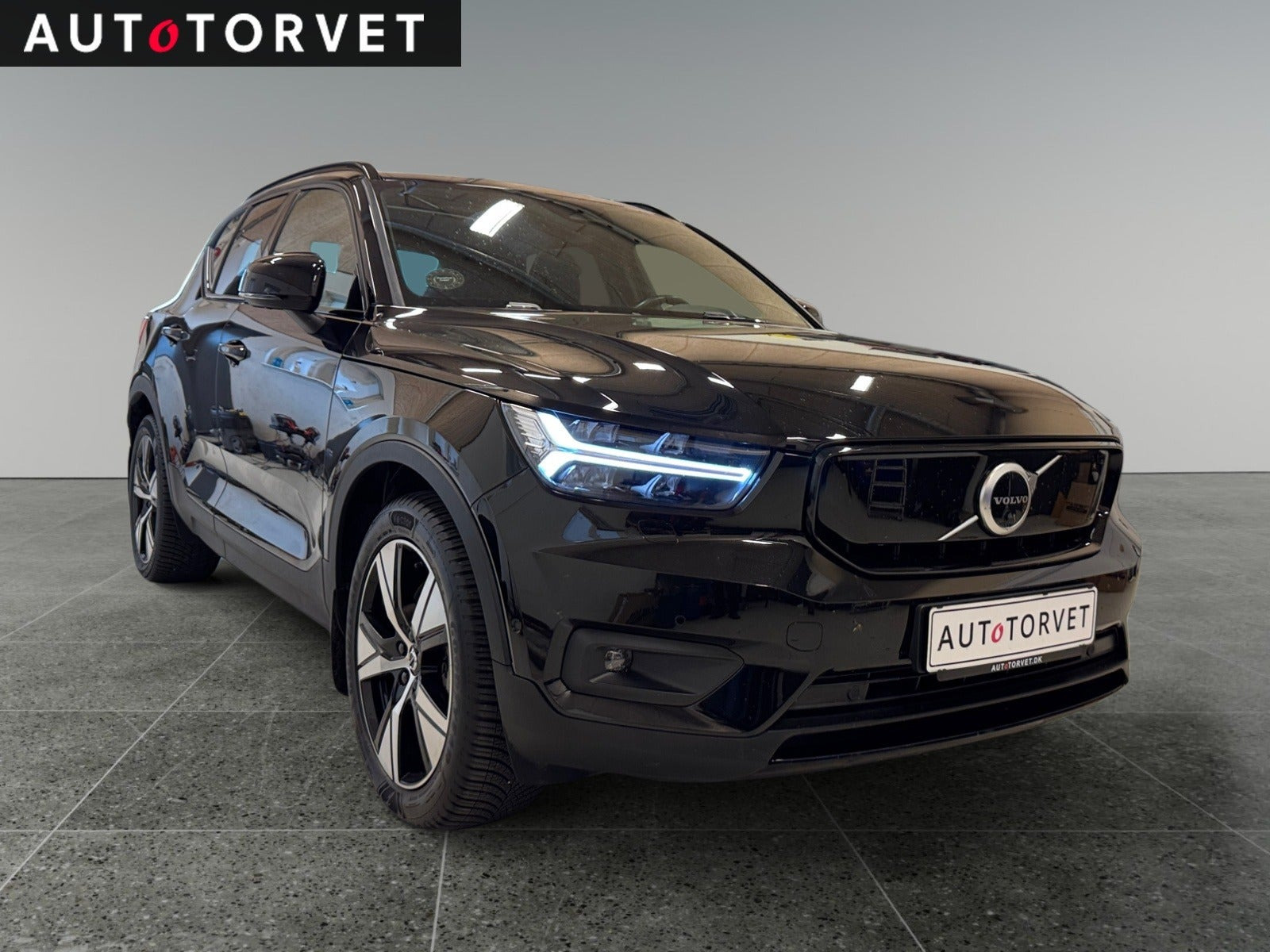 Sort Volvo XC40 fra 2022