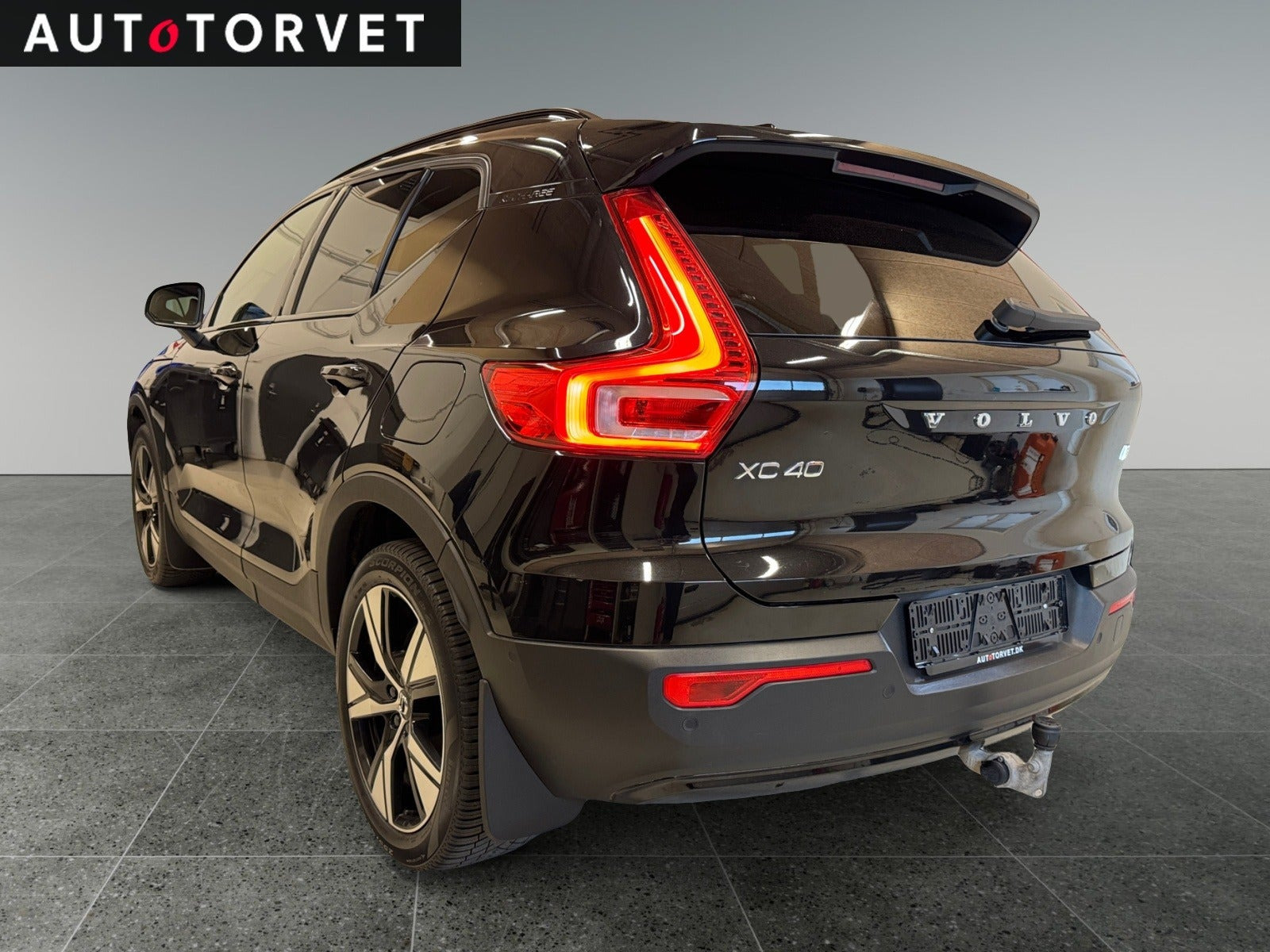 Sort Volvo XC40 fra 2022