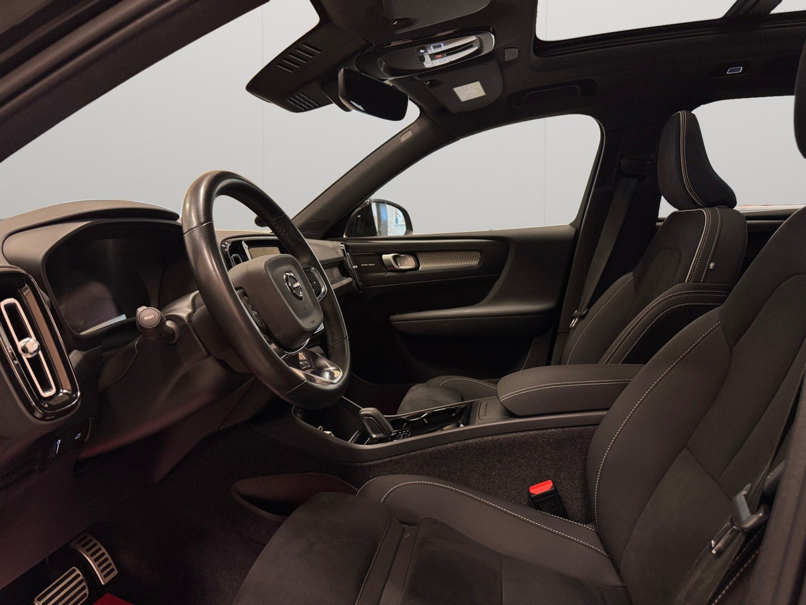 Sort Volvo XC40 fra 2022