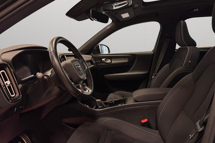 Sort Volvo XC40 fra 2022