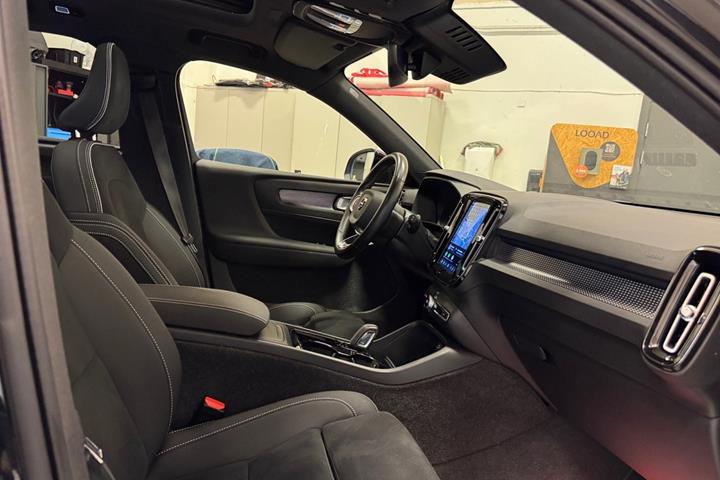 Sort Volvo XC40 fra 2022