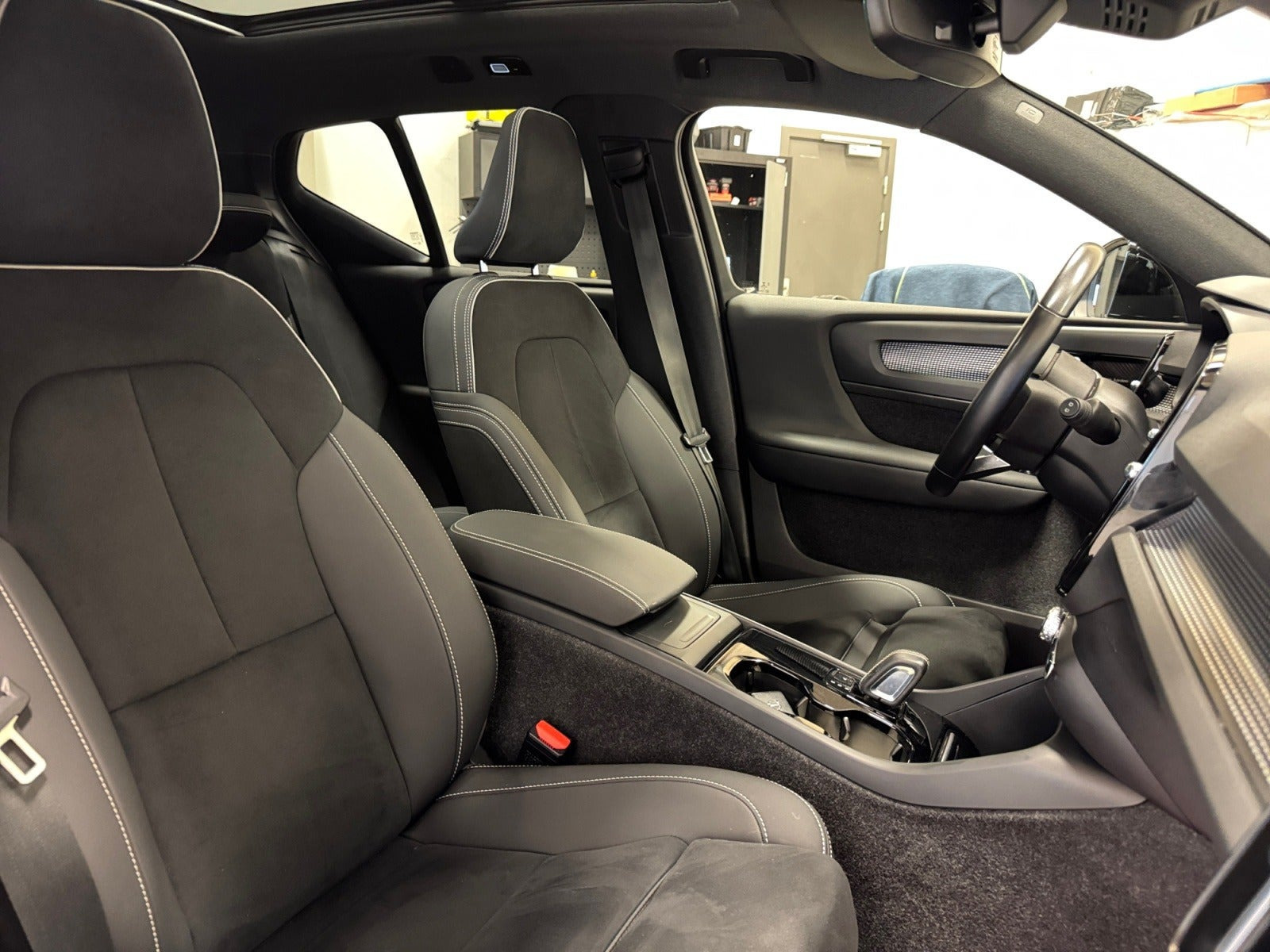 Sort Volvo XC40 fra 2022