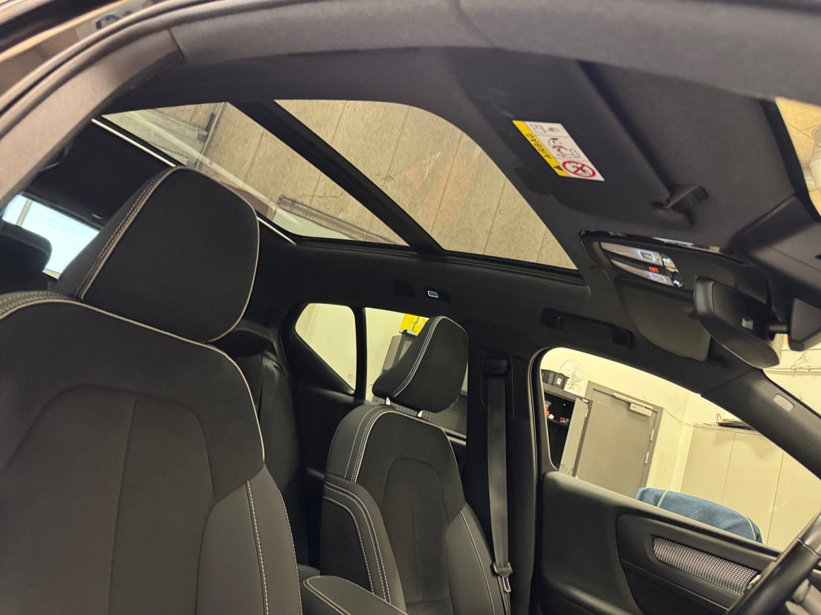 Sort Volvo XC40 fra 2022