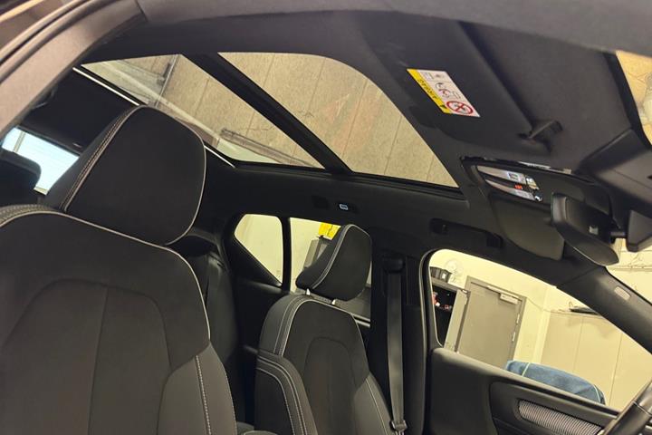 Sort Volvo XC40 fra 2022
