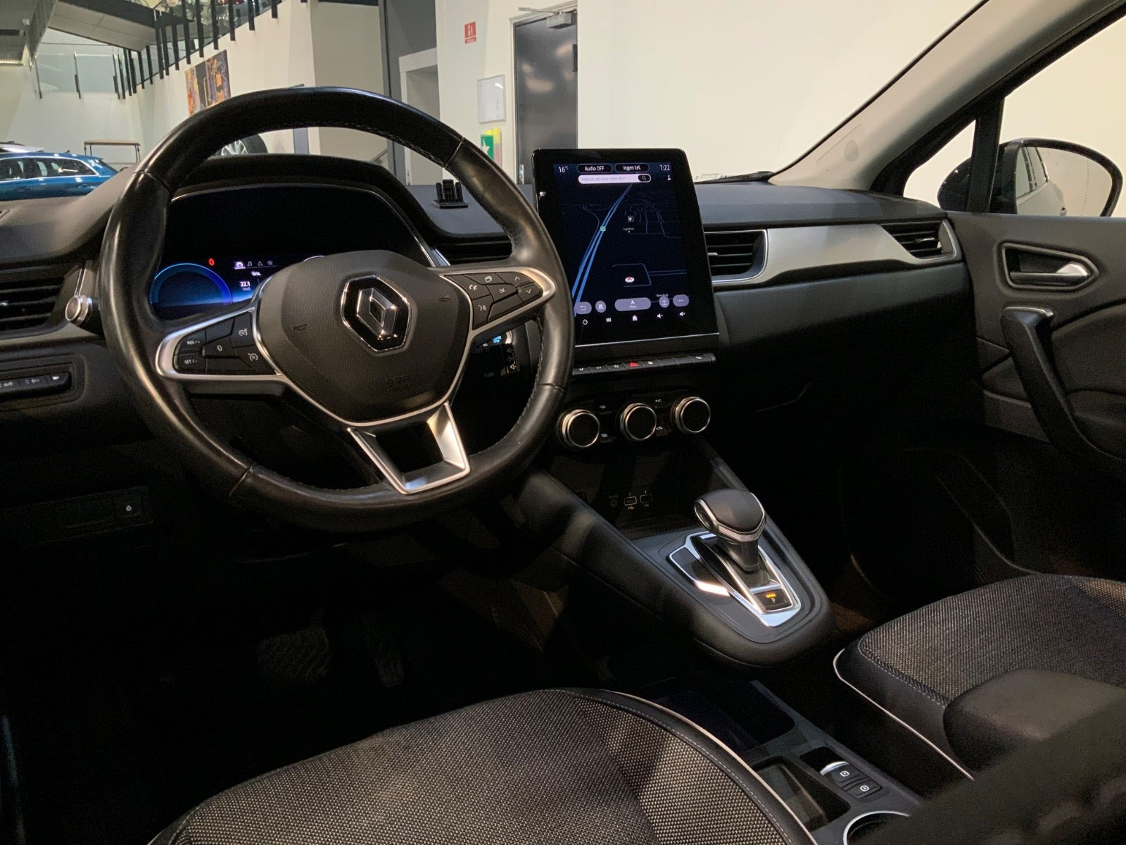 Grå Renault Captur fra 2020