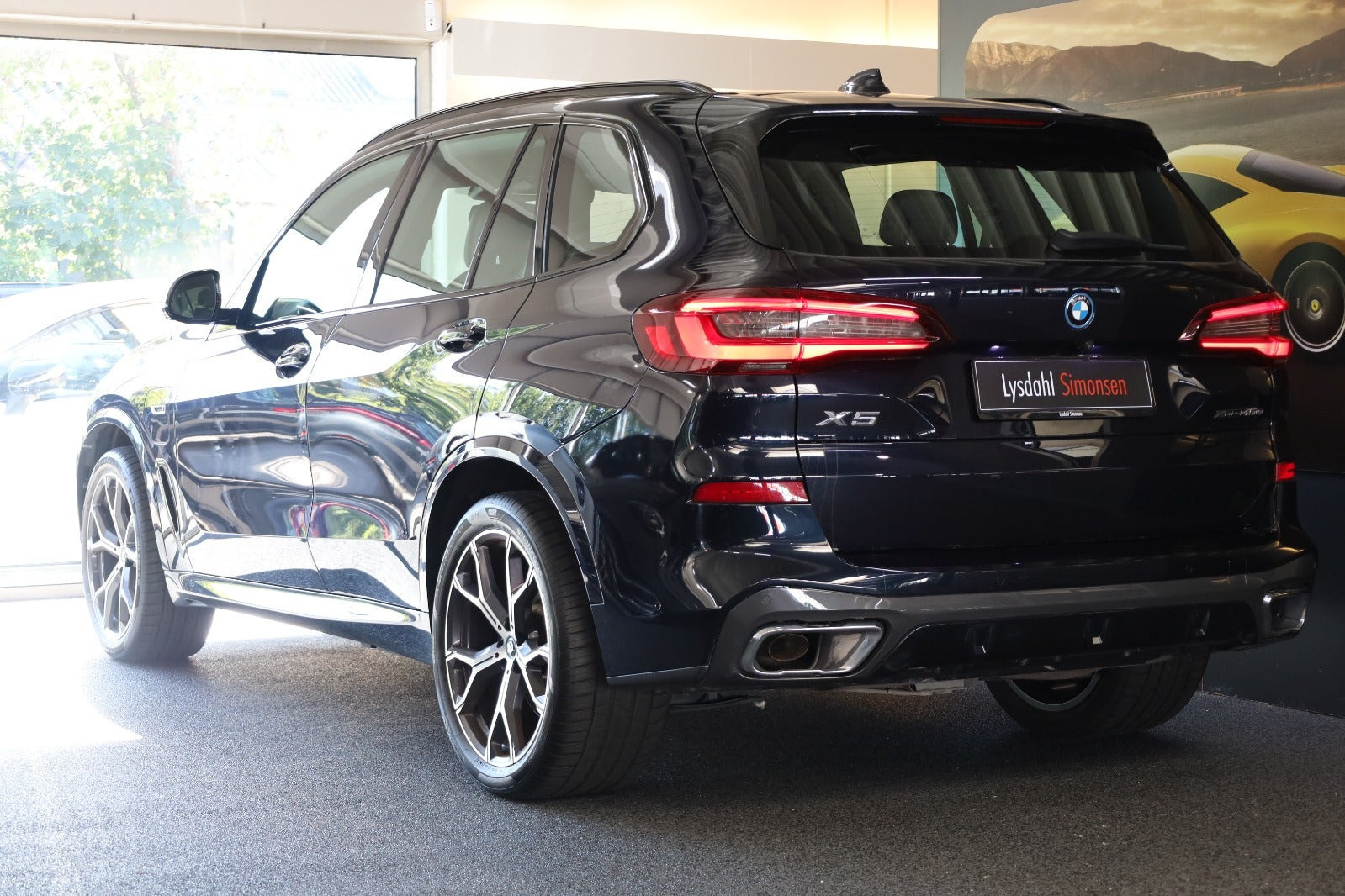 Sort BMW X5 fra 2022