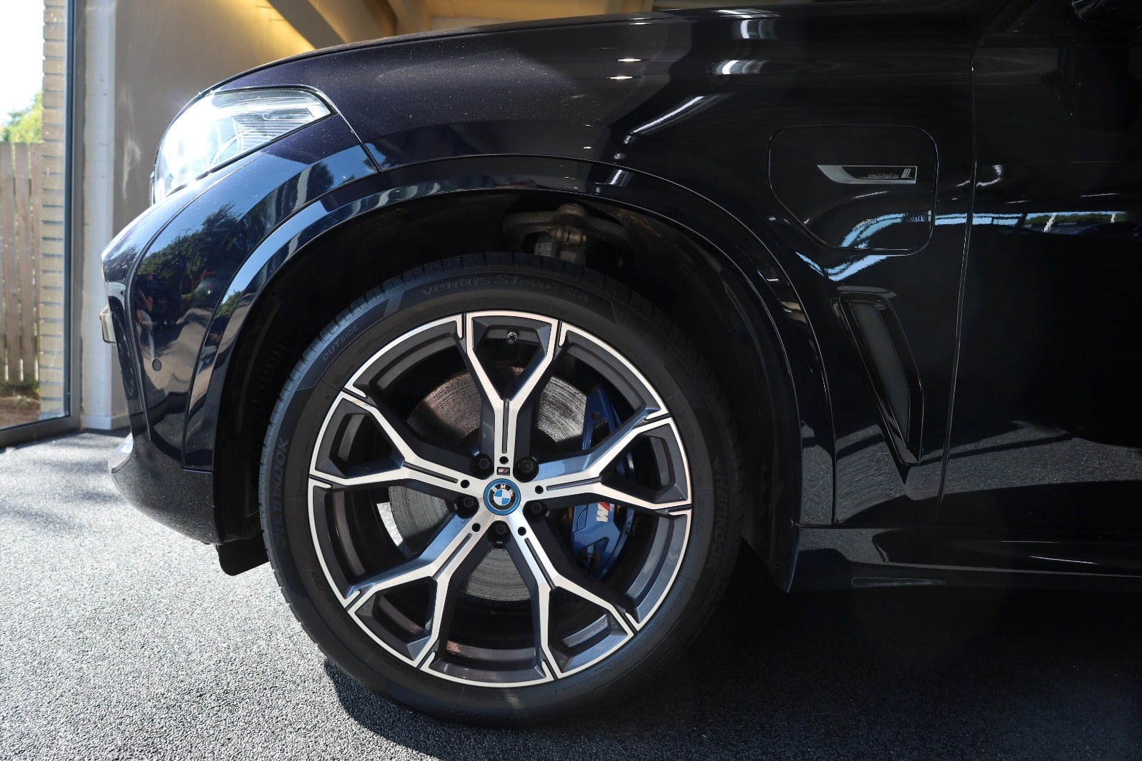 Sort BMW X5 fra 2022