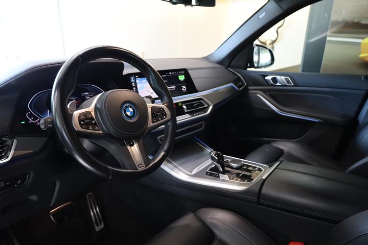 Sort BMW X5 fra 2022