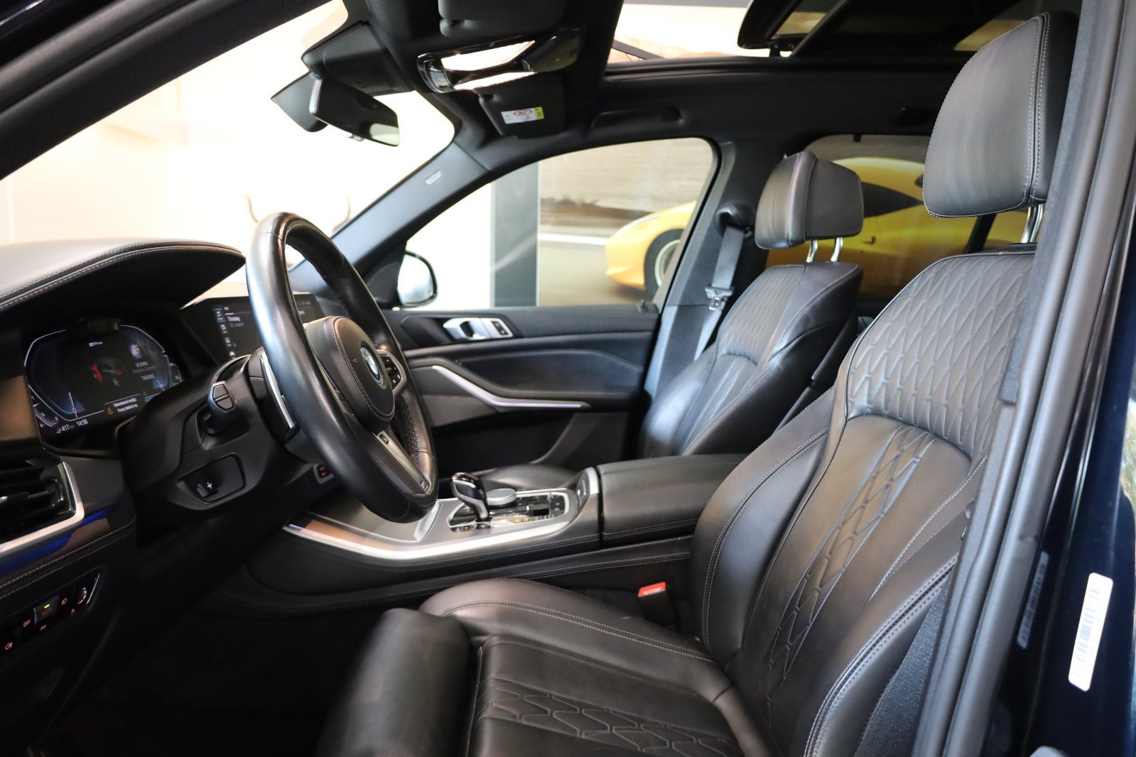Sort BMW X5 fra 2023