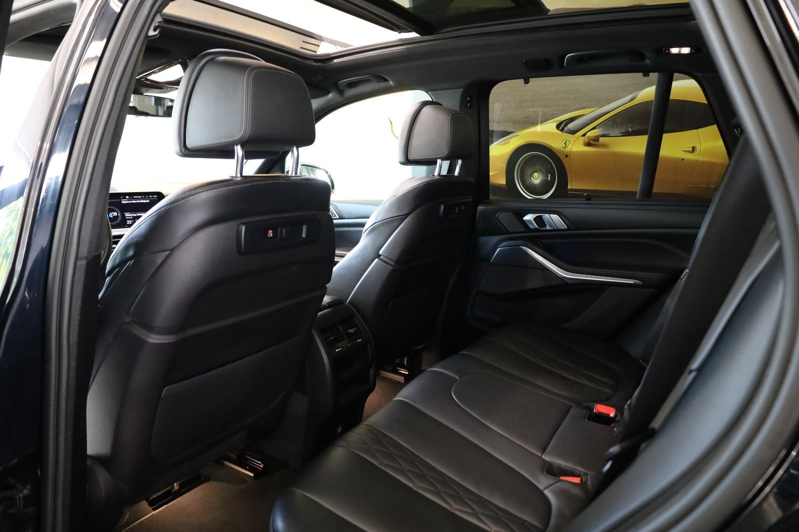 Sort BMW X5 fra 2023