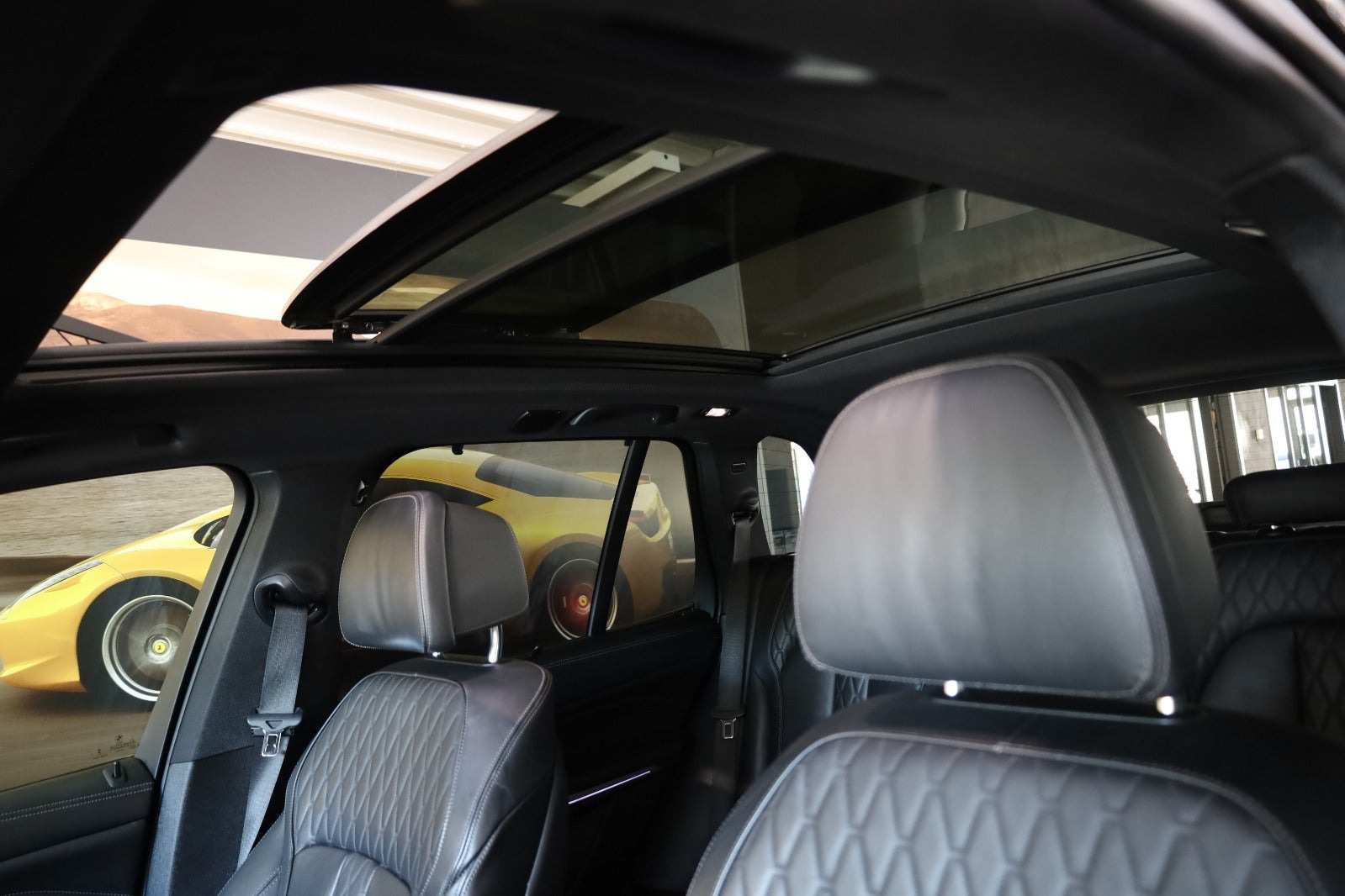 Sort BMW X5 fra 2023