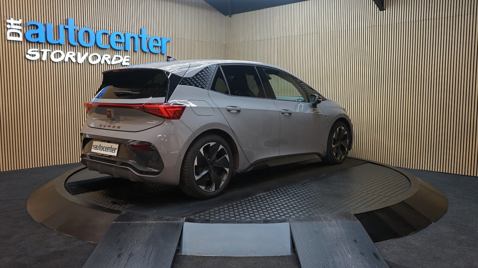 Grå Cupra Born fra 2023
