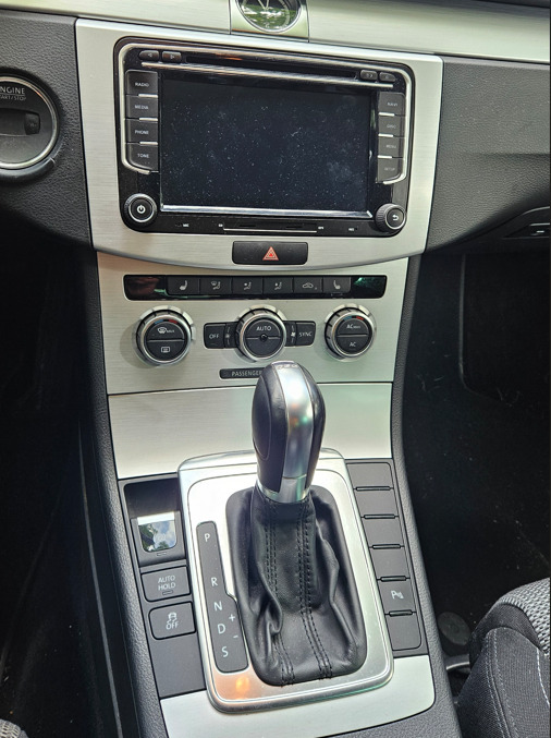 Sort VW Passat fra 2012