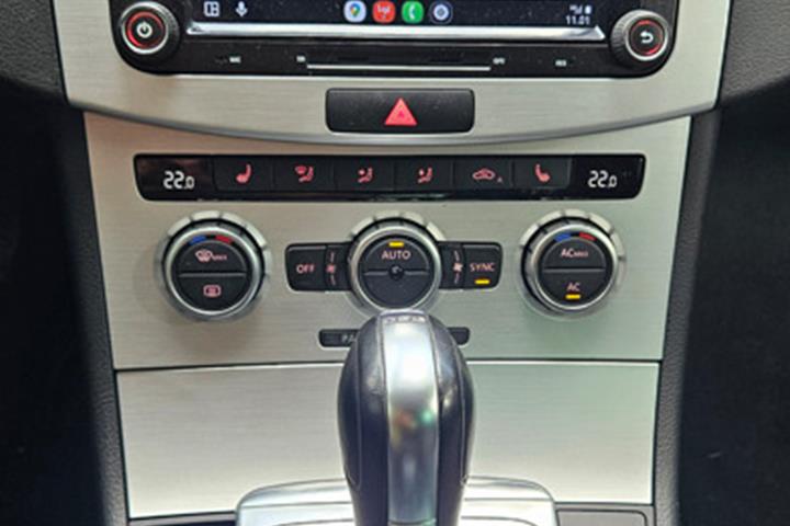 Sort VW Passat fra 2012