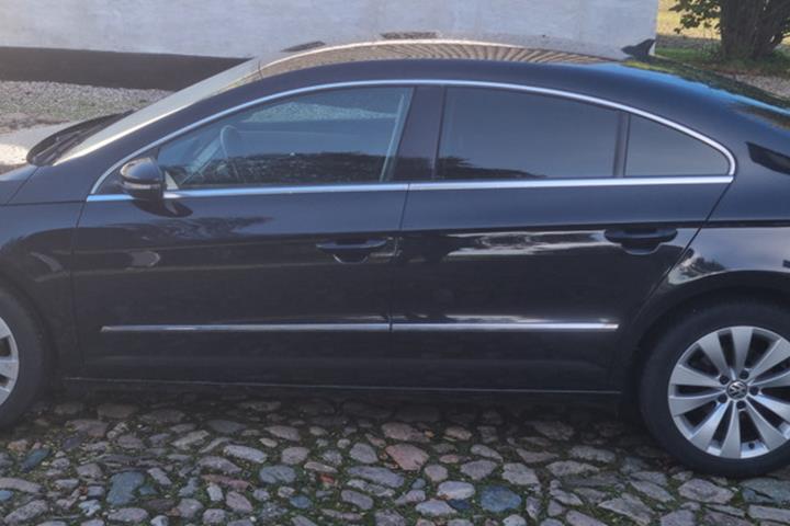 Sort VW Passat fra 2012