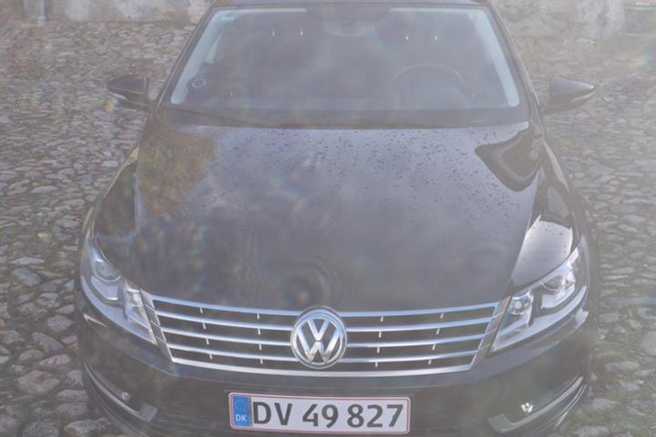 Sort VW Passat fra 2012