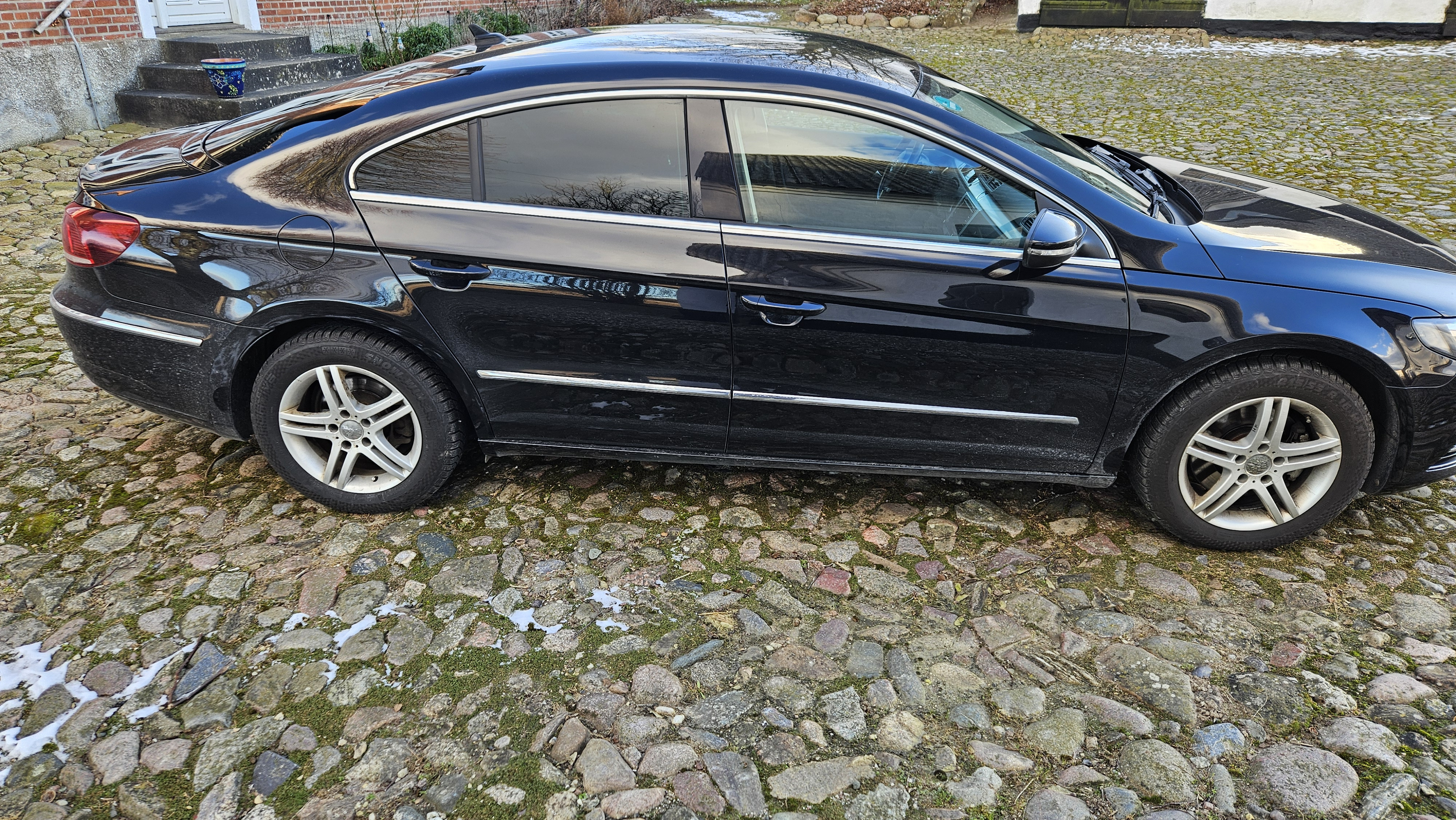 Sort VW Passat fra 2012
