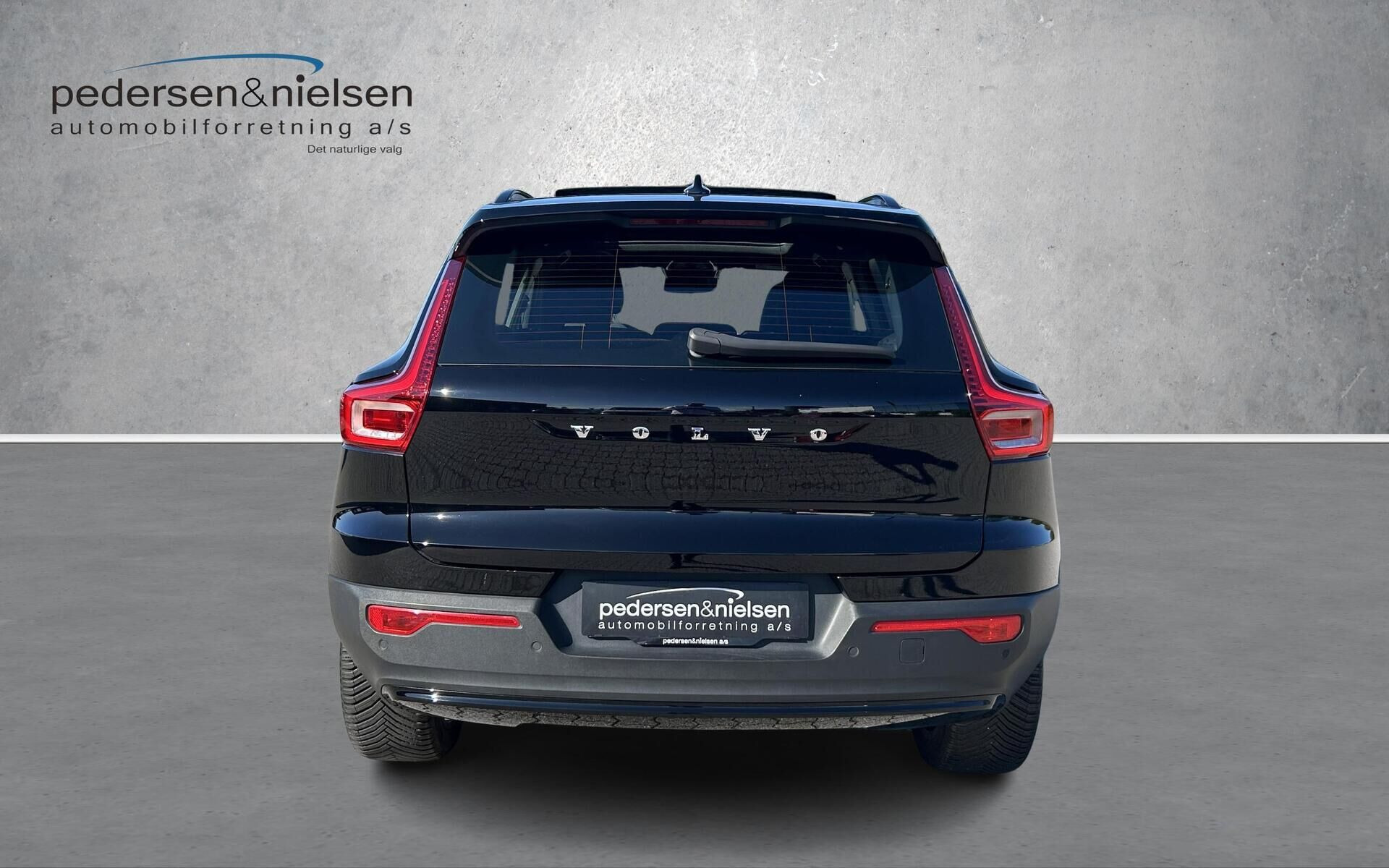 Sort Volvo XC40 fra 2023