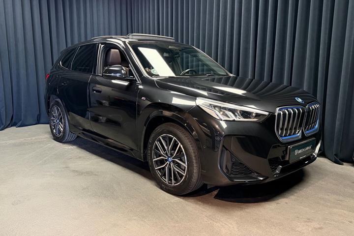 Sort BMW iX1 fra 2023