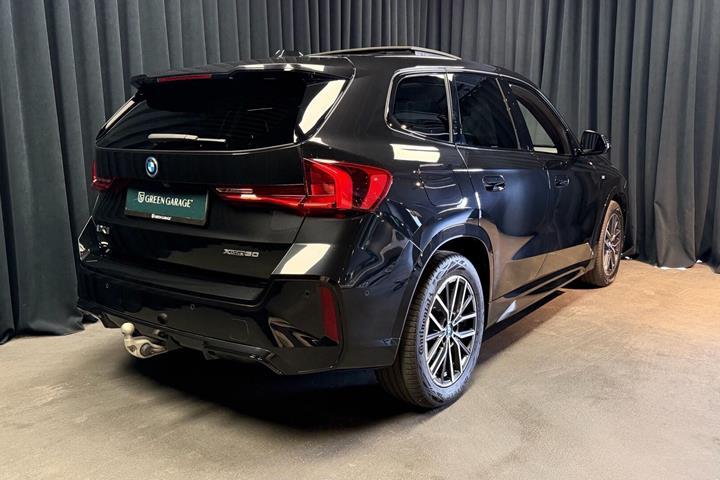 Sort BMW iX1 fra 2023