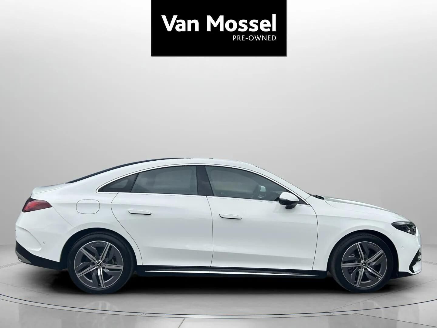 Hvid Mercedes CLA250+ fra 2025