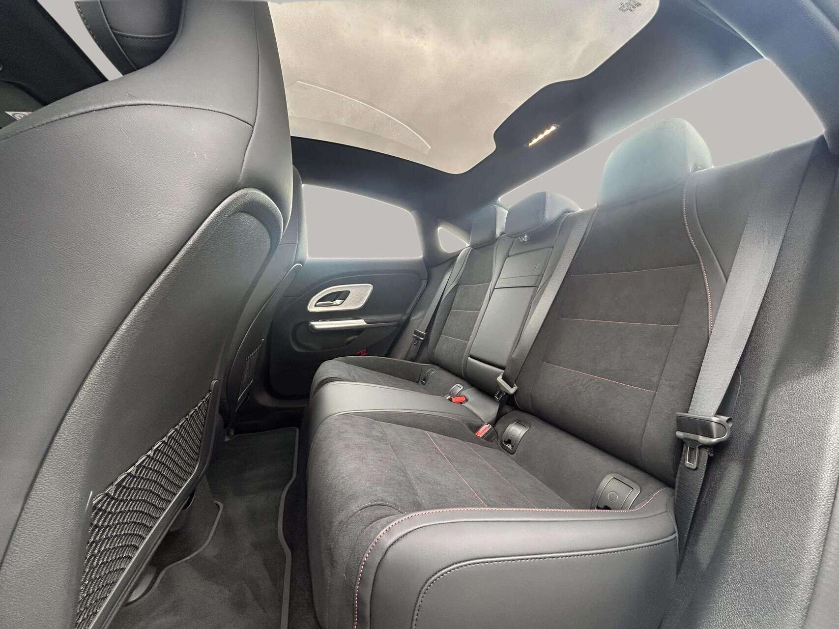 Hvid Mercedes CLA250+ fra 2025