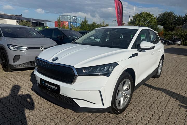 Hvid Skoda Enyaq fra 2023