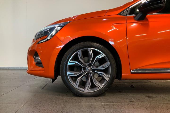 Orange Renault Clio V fra 2020
