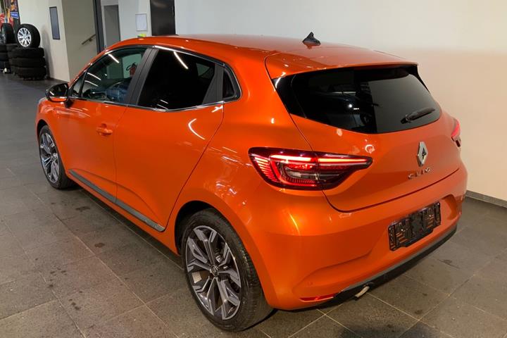 Orange Renault Clio V fra 2020