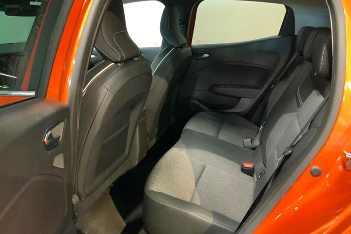 Orange Renault Clio V fra 2020
