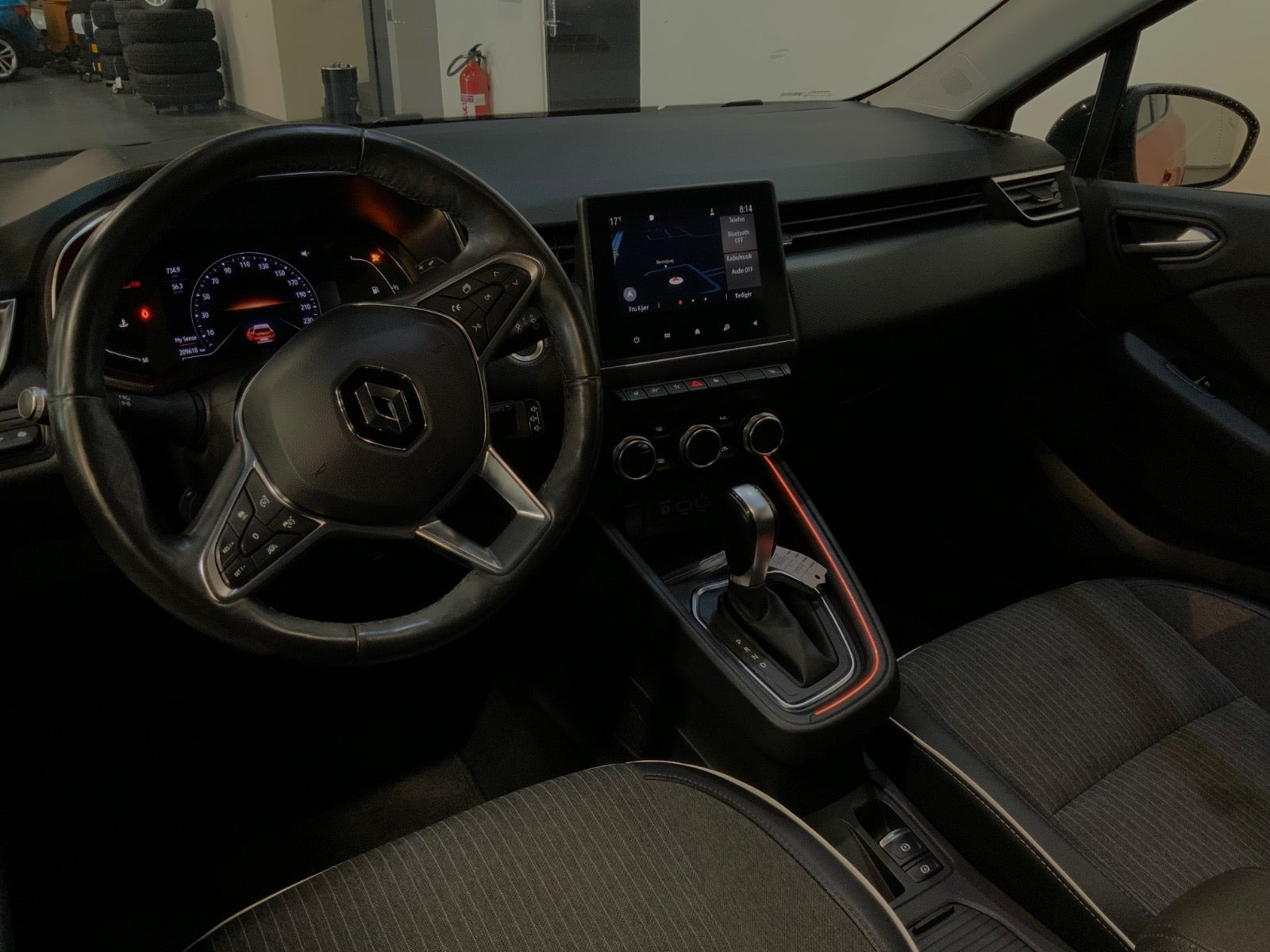 Orange Renault Clio V fra 2020