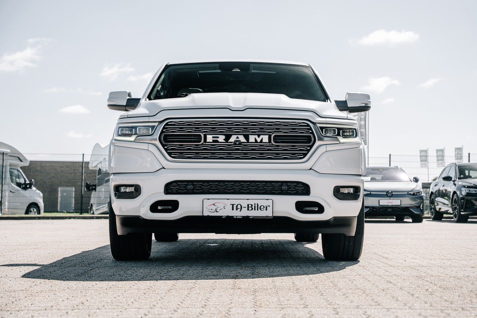 Hvid Dodge RAM 1500 fra 2020