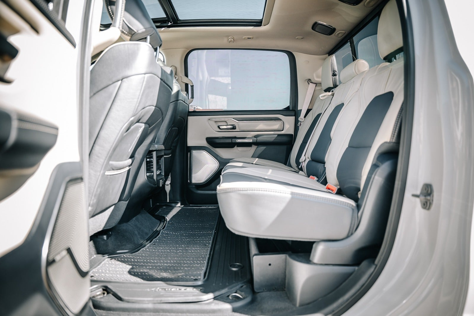 Hvid Dodge RAM 1500 fra 2020