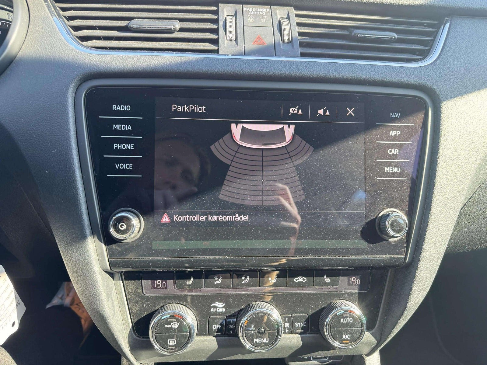 Grå Skoda Octavia fra 2019