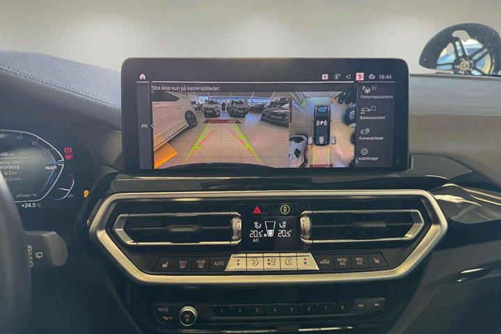 Blå BMW iX3 fra 2024