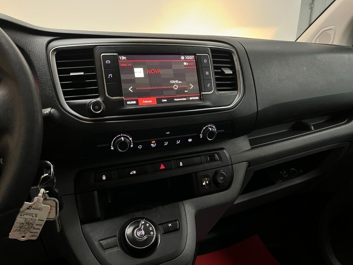 Hvid Citroën Jumpy fra 2017