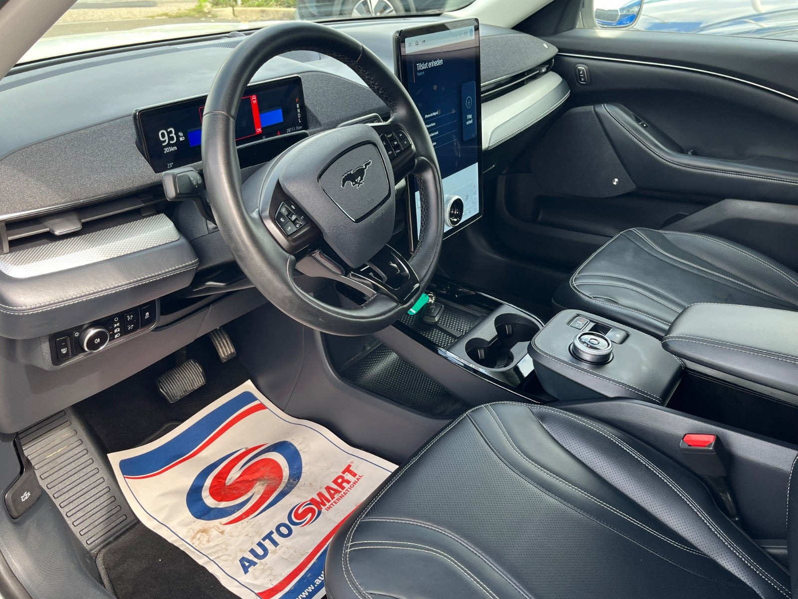 Hvid Ford Mustang Mach-E fra 2023