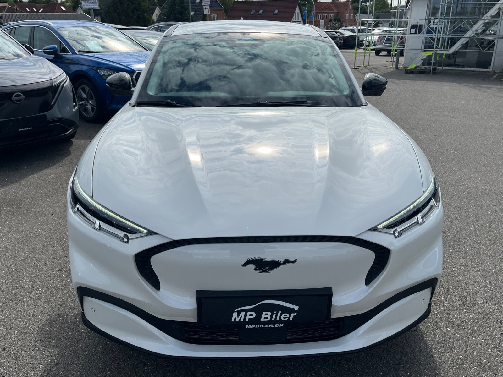 Hvid Ford Mustang Mach-E fra 2023