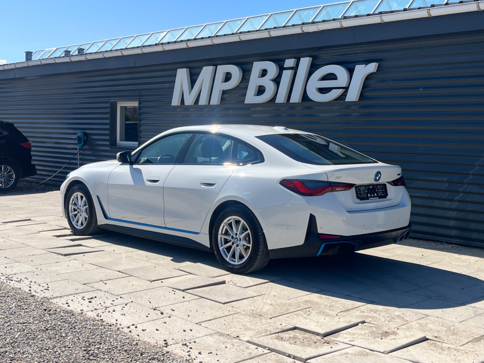 Hvid BMW i4 fra 2024