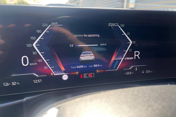 Hvid BMW i4 fra 2024