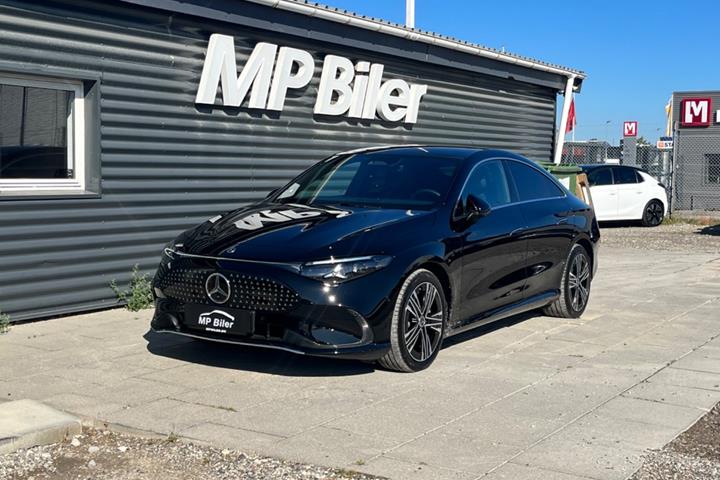 Sort Mercedes CLA250+ fra 2025