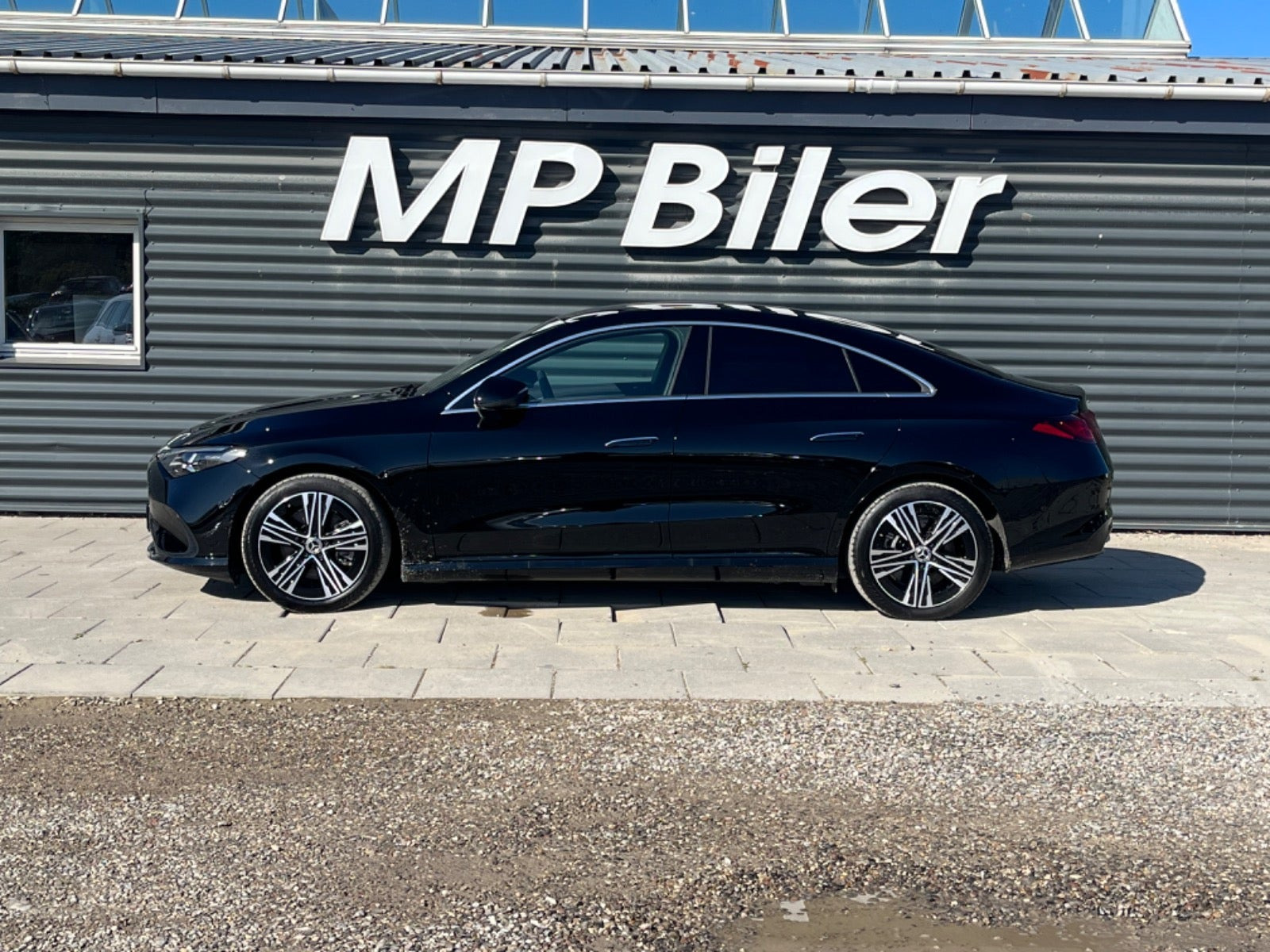Sort Mercedes CLA250+ fra 2025