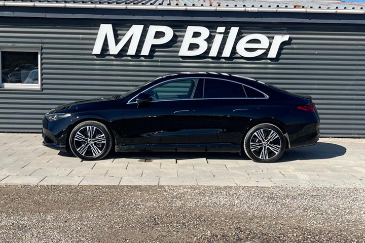 Sort Mercedes CLA250+ fra 2025