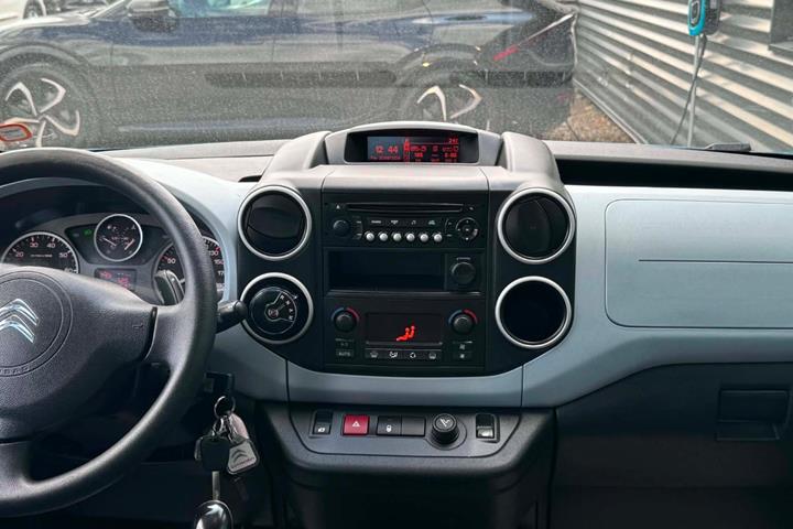Blå Citroën Berlingo fra 2012