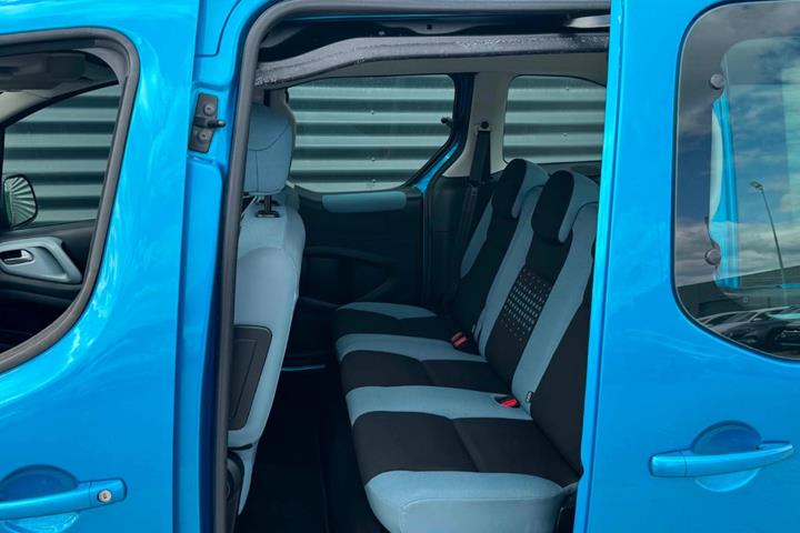 Blå Citroën Berlingo fra 2012