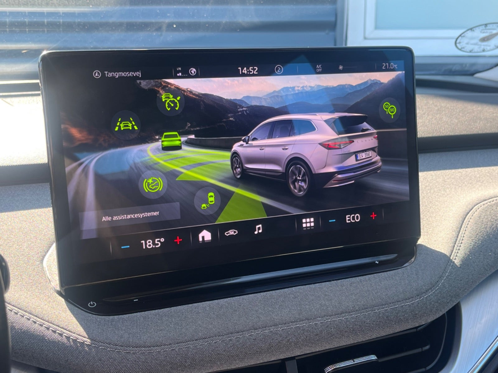 Blå Skoda Enyaq fra 2022
