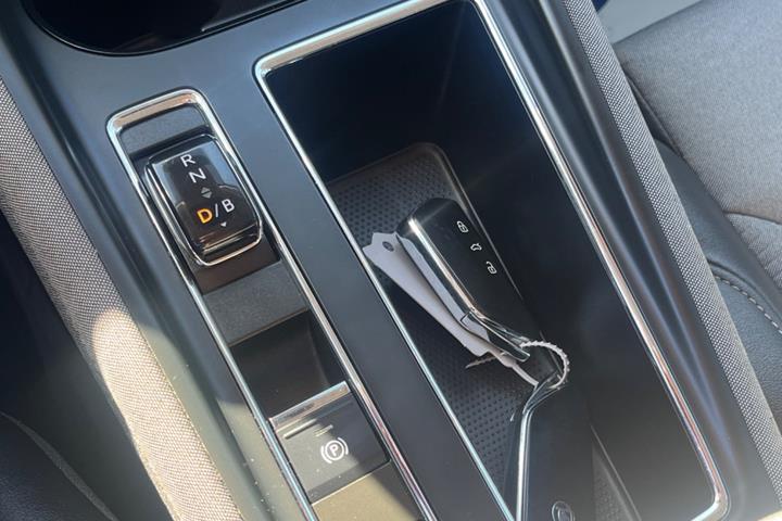 Blå Skoda Enyaq fra 2022